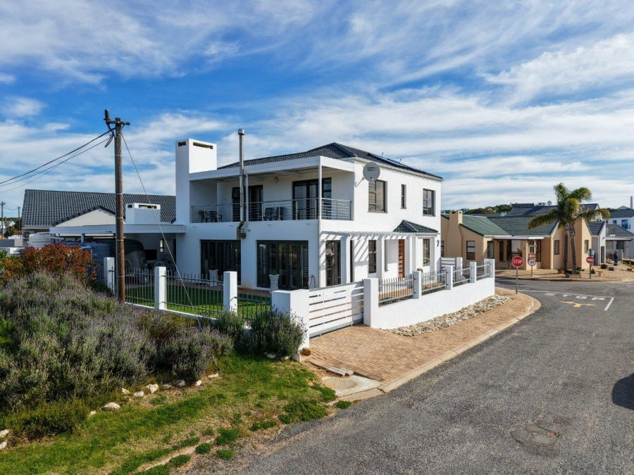 3 Bedroom Property for Sale in Stilbaai Western Cape